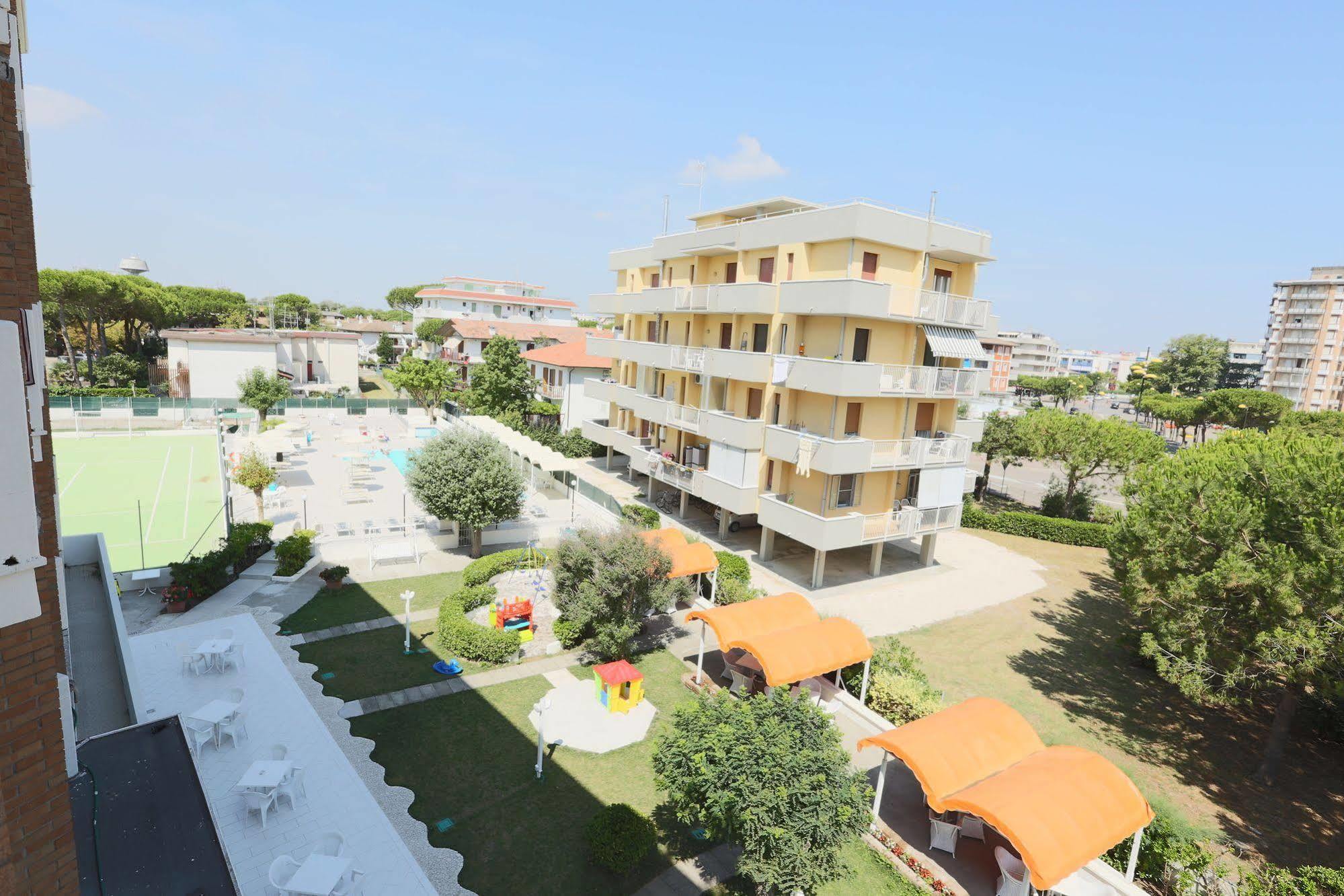Hotel Marina Beach - Azzurro Club Равенна Экстерьер фото